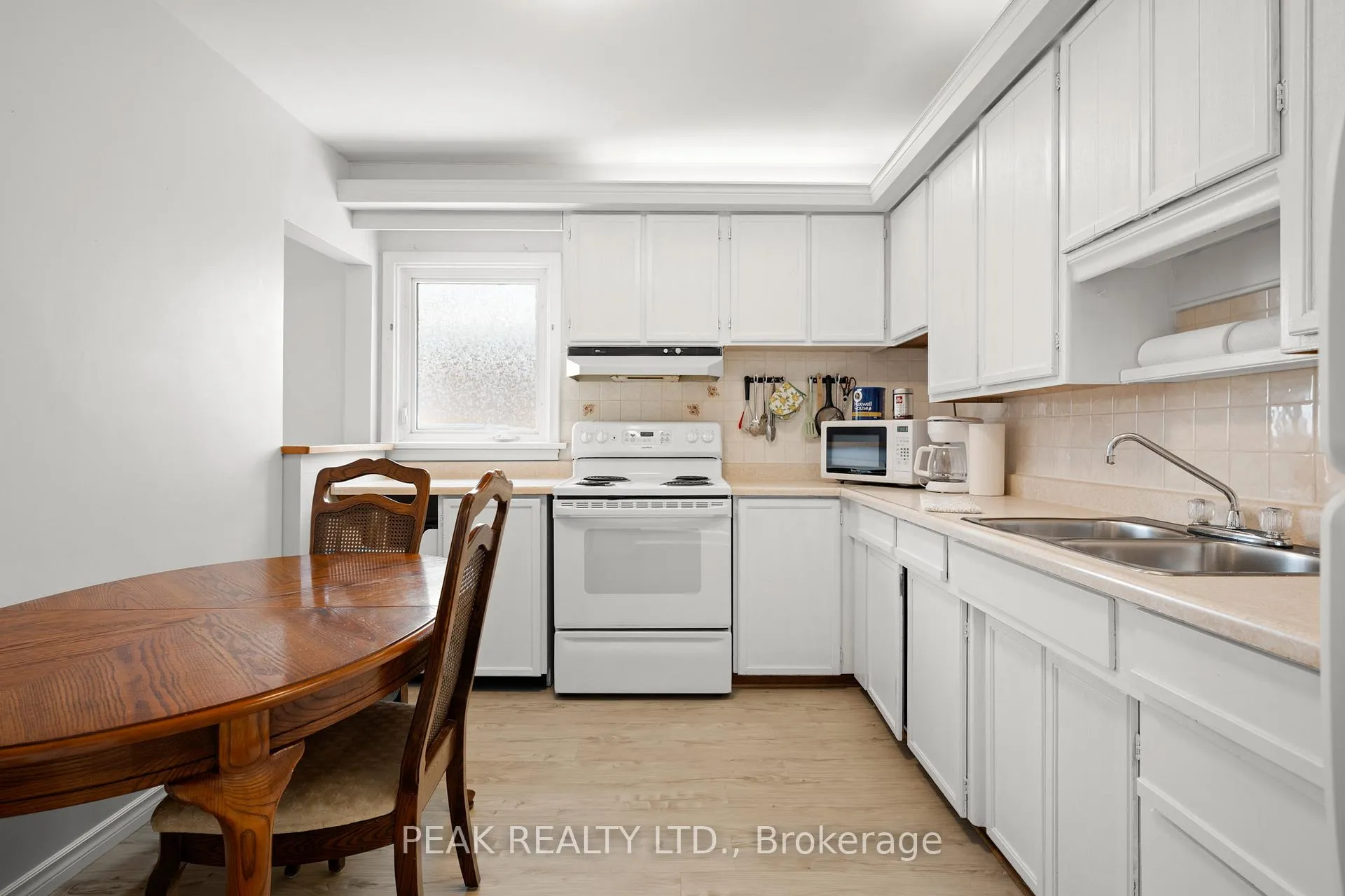 Photo 5 of 58 Brandon Avenue, Kitchener — HOMEH
