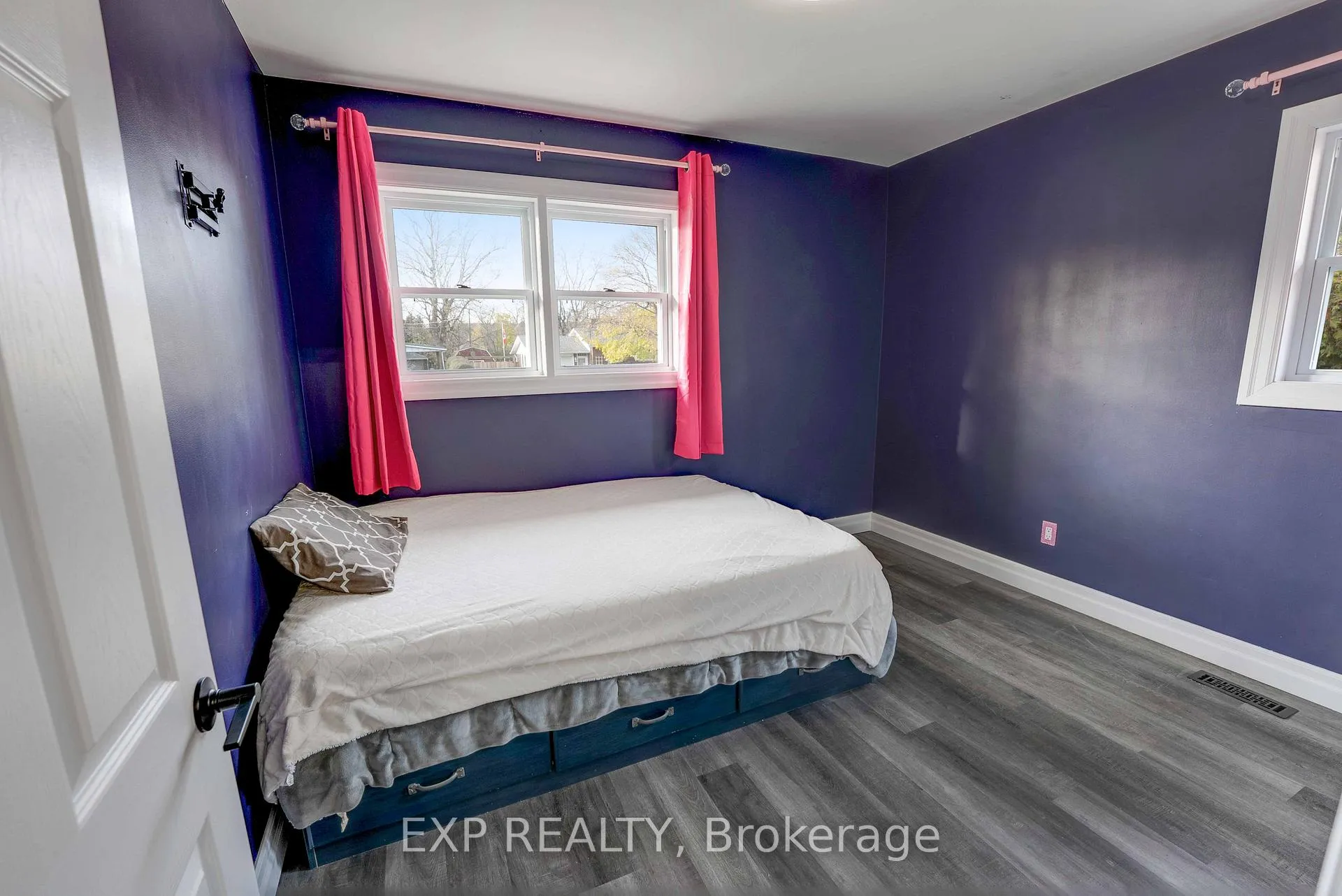 Photo 7 of 3426 Strang Drive, Niagara Falls, Chippawa — HOMEH