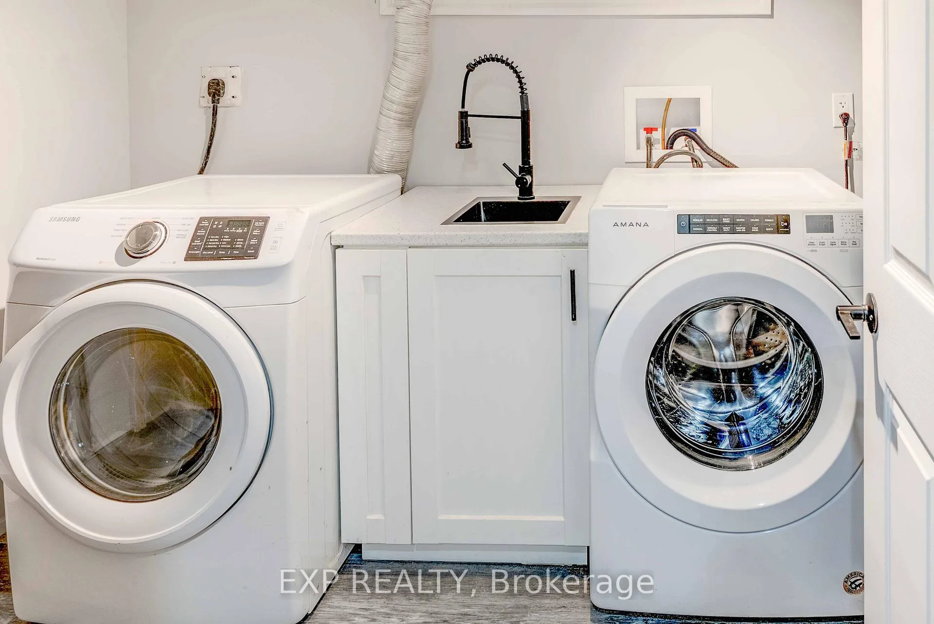 Photo 17 of 3426 Strang Drive, Niagara Falls, Chippawa — HOMEH
