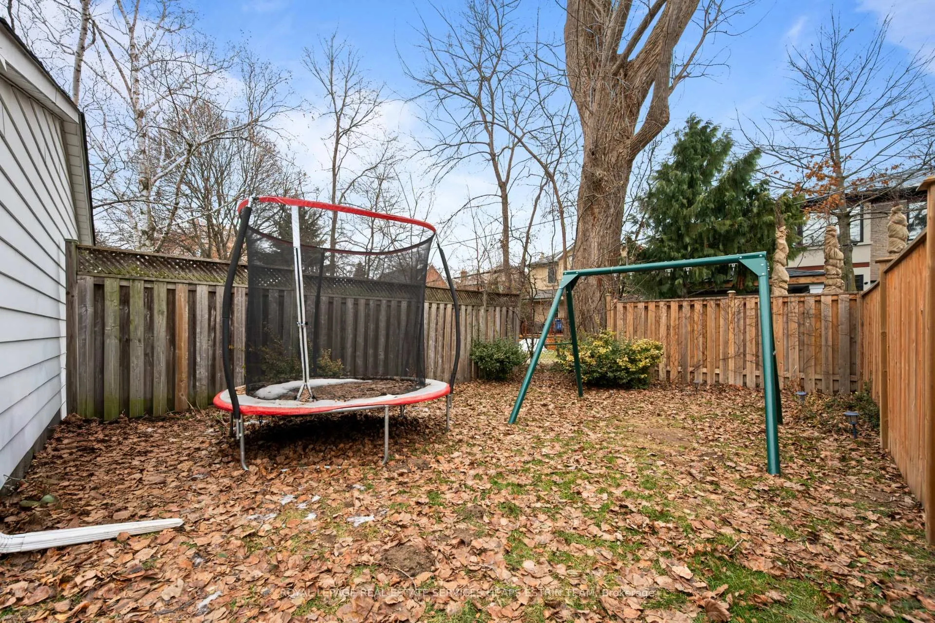 Photo 34 of 54 Thursfield Crescent, Toronto, Leaside — HOMEH