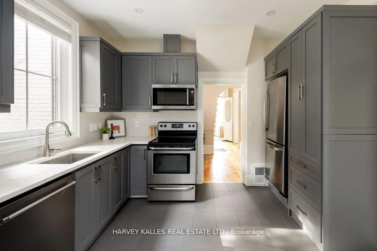 Photo 13 of 15375 Yonge Street, Aurora, Aurora Village — HOMEH