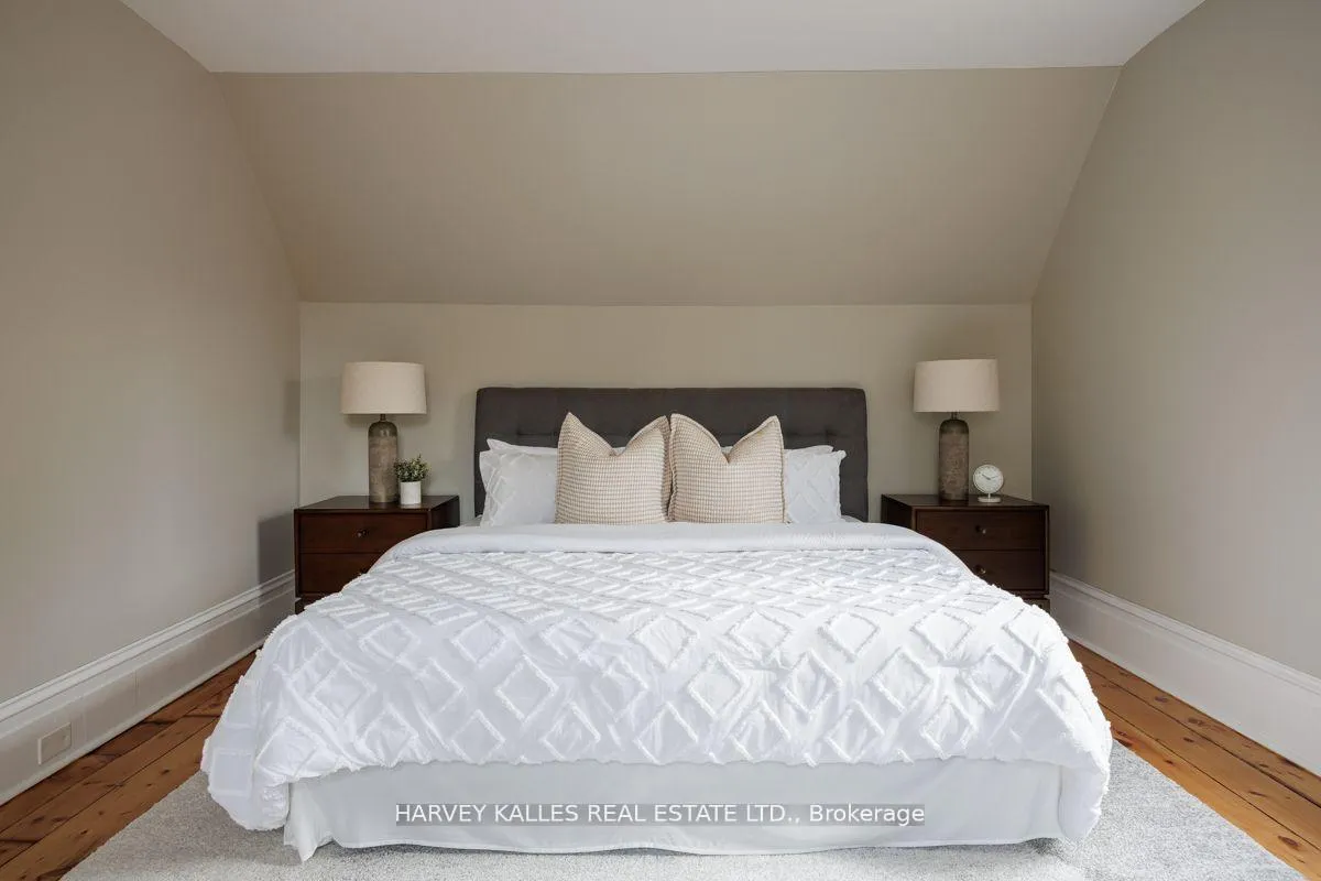 Photo 23 of 15375 Yonge Street, Aurora, Aurora Village — HOMEH