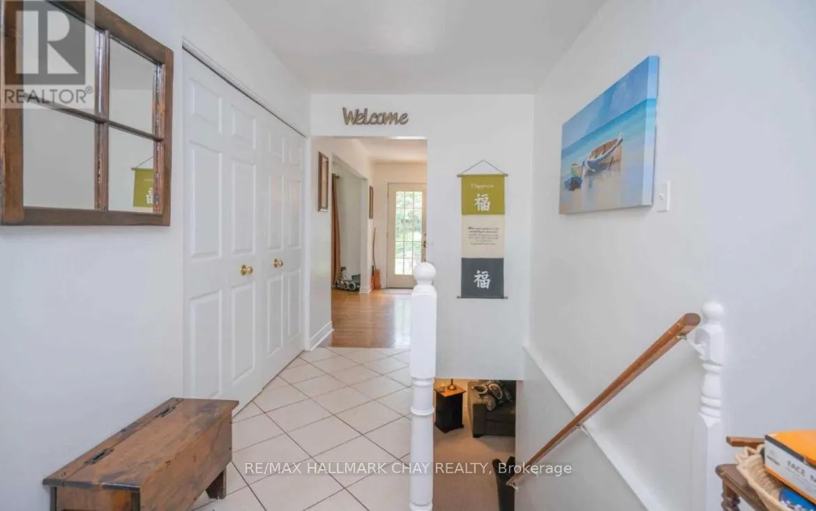 Photo 5 of 13 Jane Crescent, Barrie, Allandale Heights — HOMEH