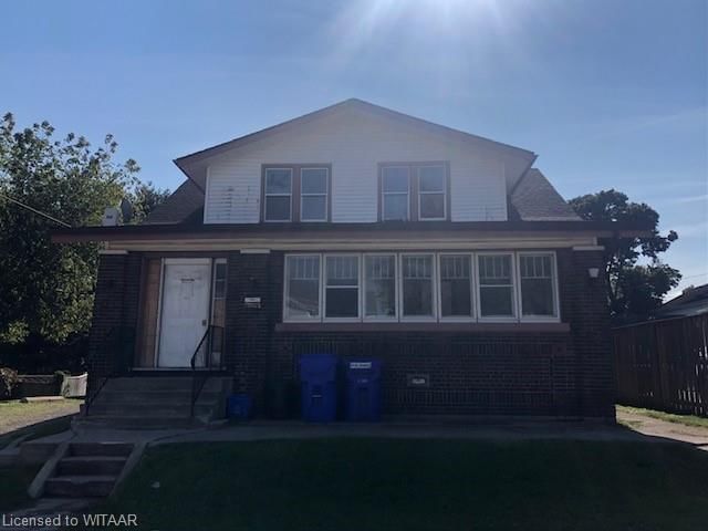 Photo 2 of 19 London Street E, Tillsonburg — HOMEH