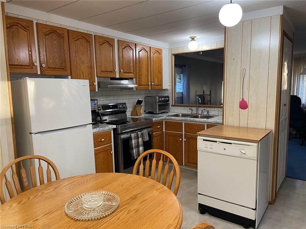Photo 4 of 36 Sutton Drive, Huron Haven, colborne Township — HOMEH