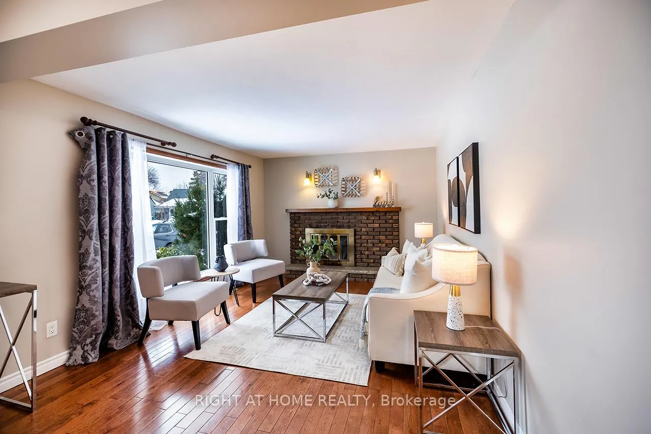 Photo 5 of 21 Wishbone Crescent, Ajax, South East — HOMEH