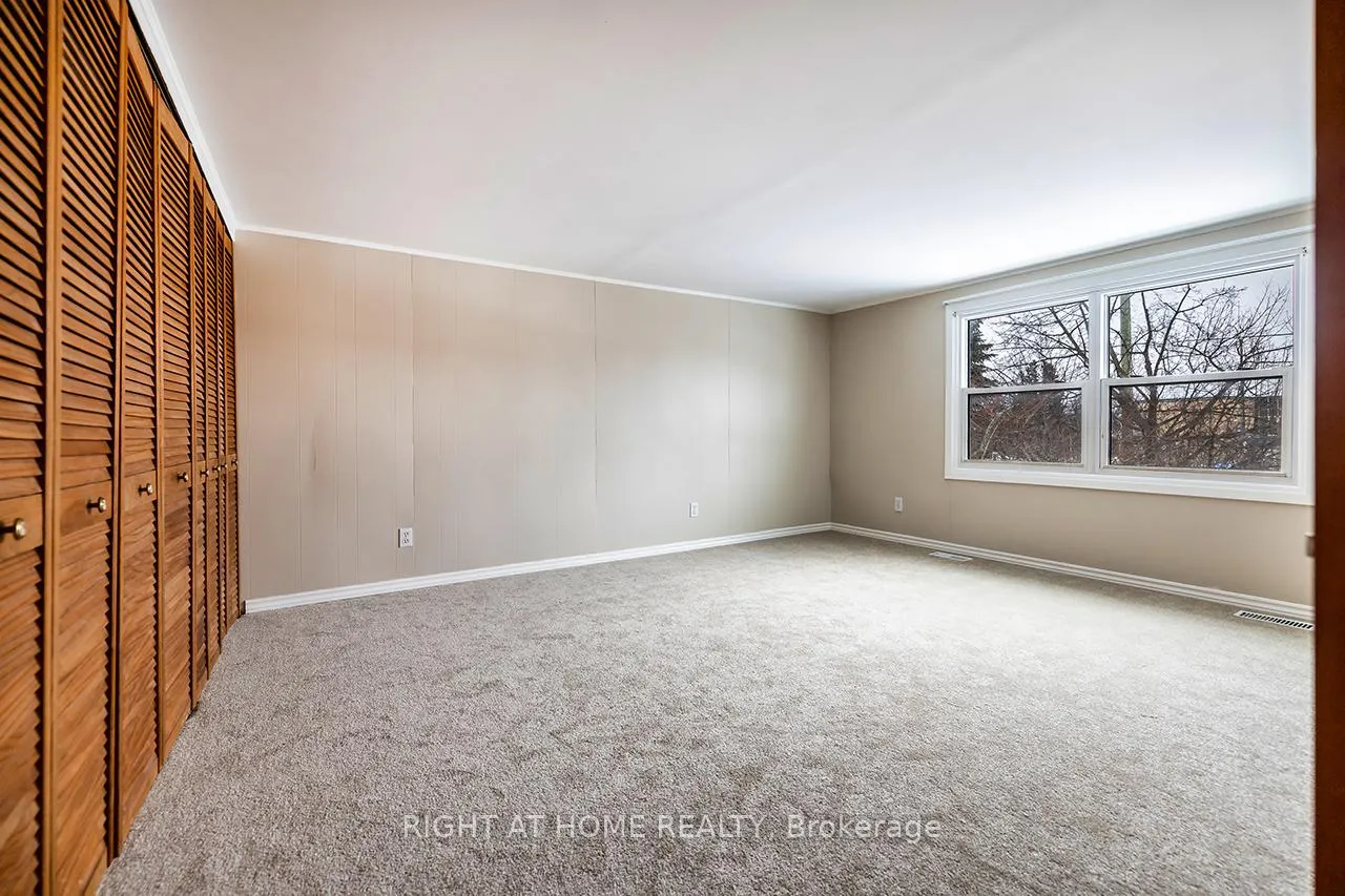 Photo 20 of 21 Wishbone Crescent, Ajax, South East — HOMEH