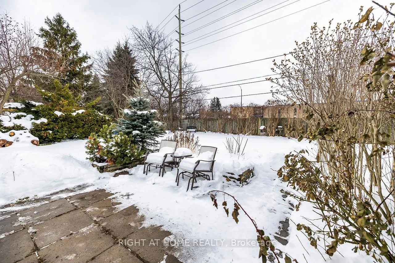 Photo 27 of 21 Wishbone Crescent, Ajax, South East — HOMEH