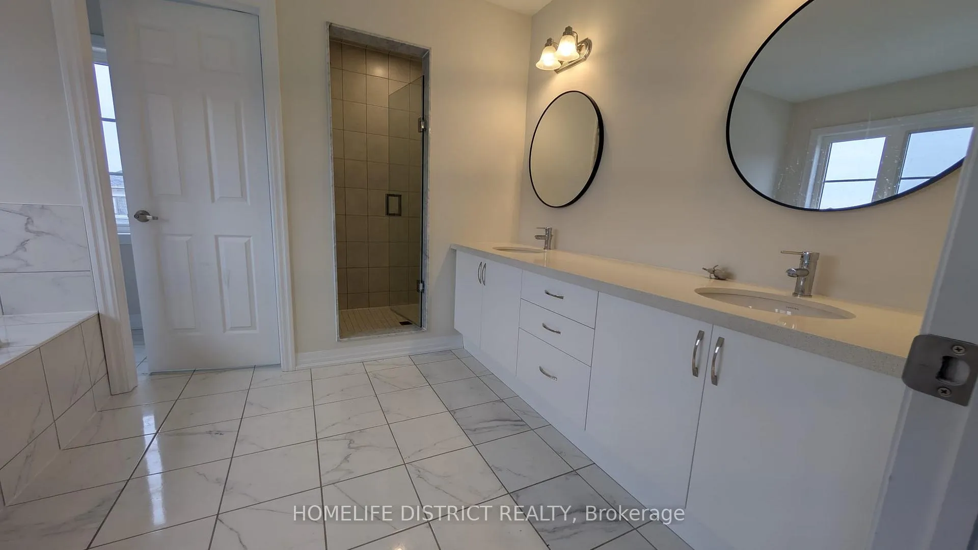 Photo 6 of 160 Belmont Drive, Clarington, Newcastle — HOMEH