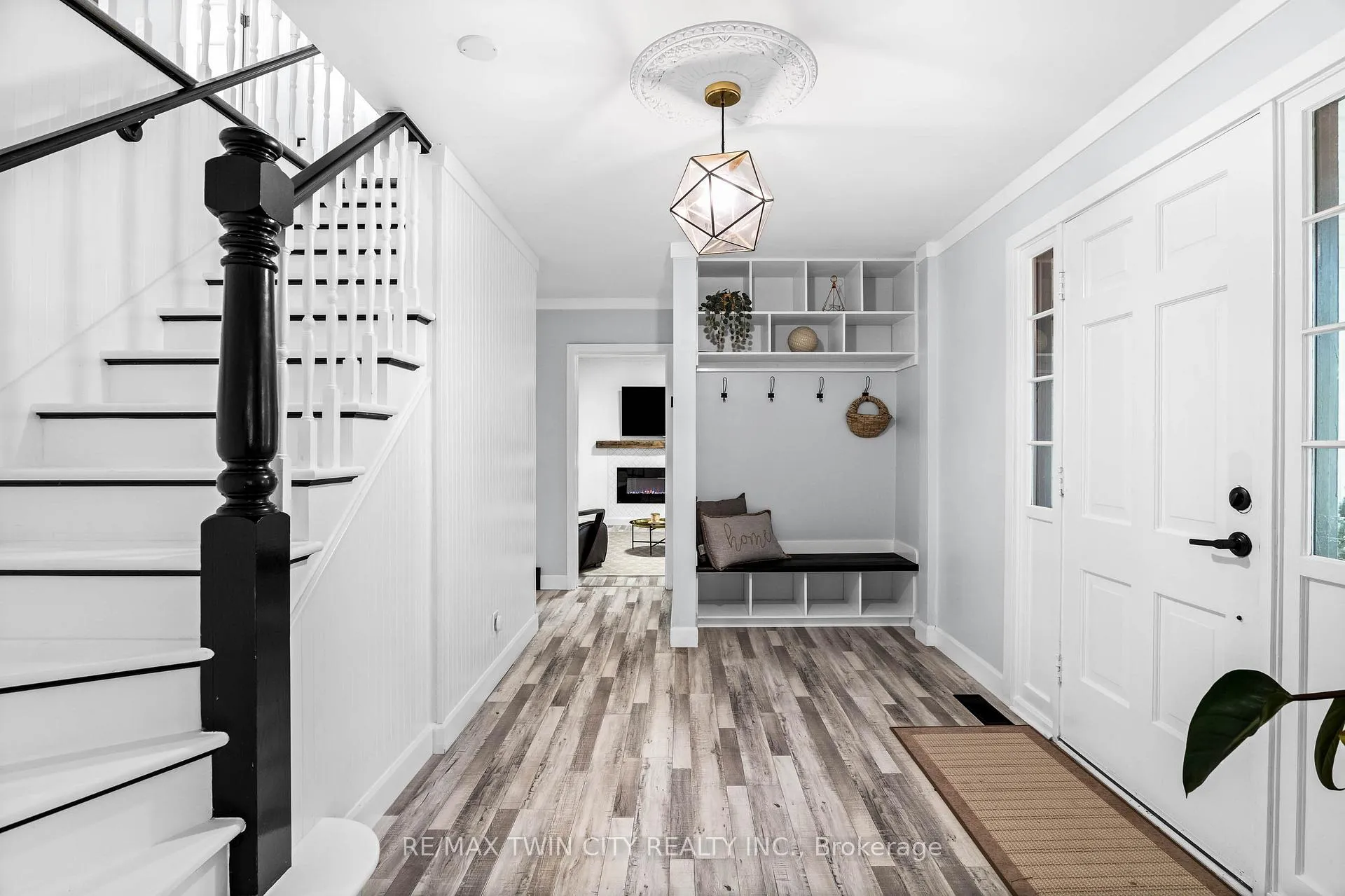 Photo 5 of 296 Edgehill Drive, Kitchener — HOMEH