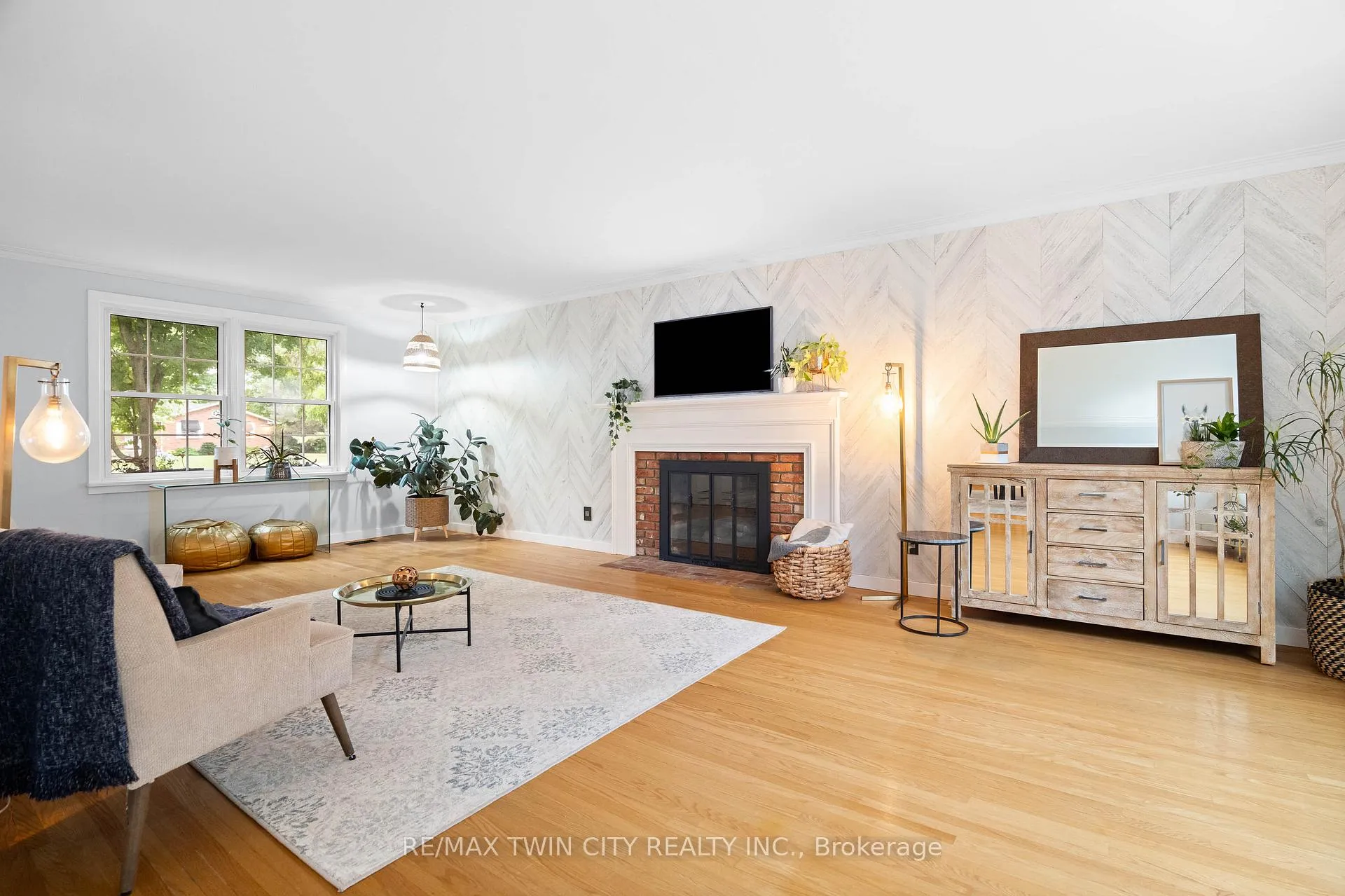 Photo 12 of 296 Edgehill Drive, Kitchener — HOMEH