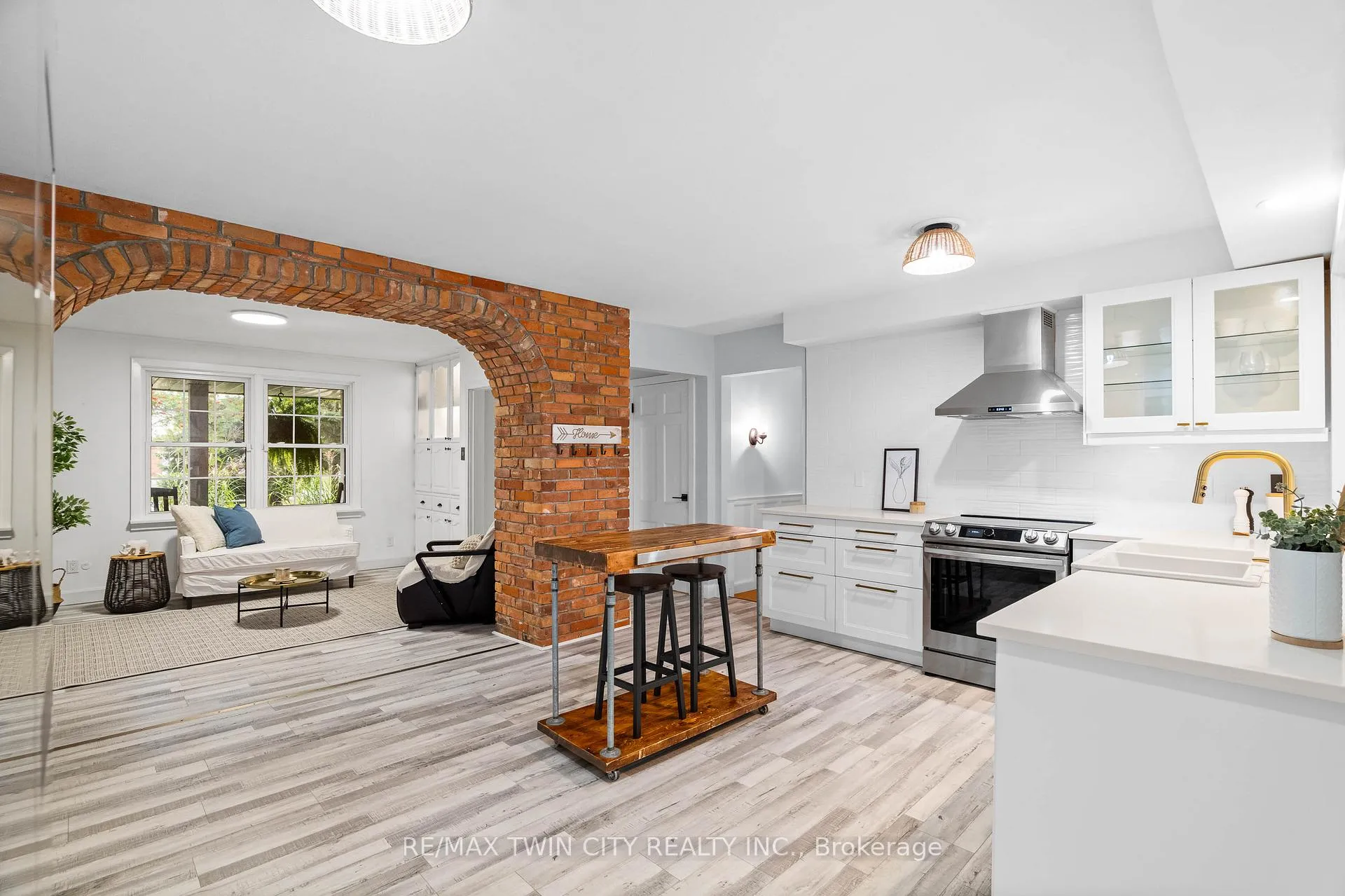Photo 21 of 296 Edgehill Drive, Kitchener — HOMEH