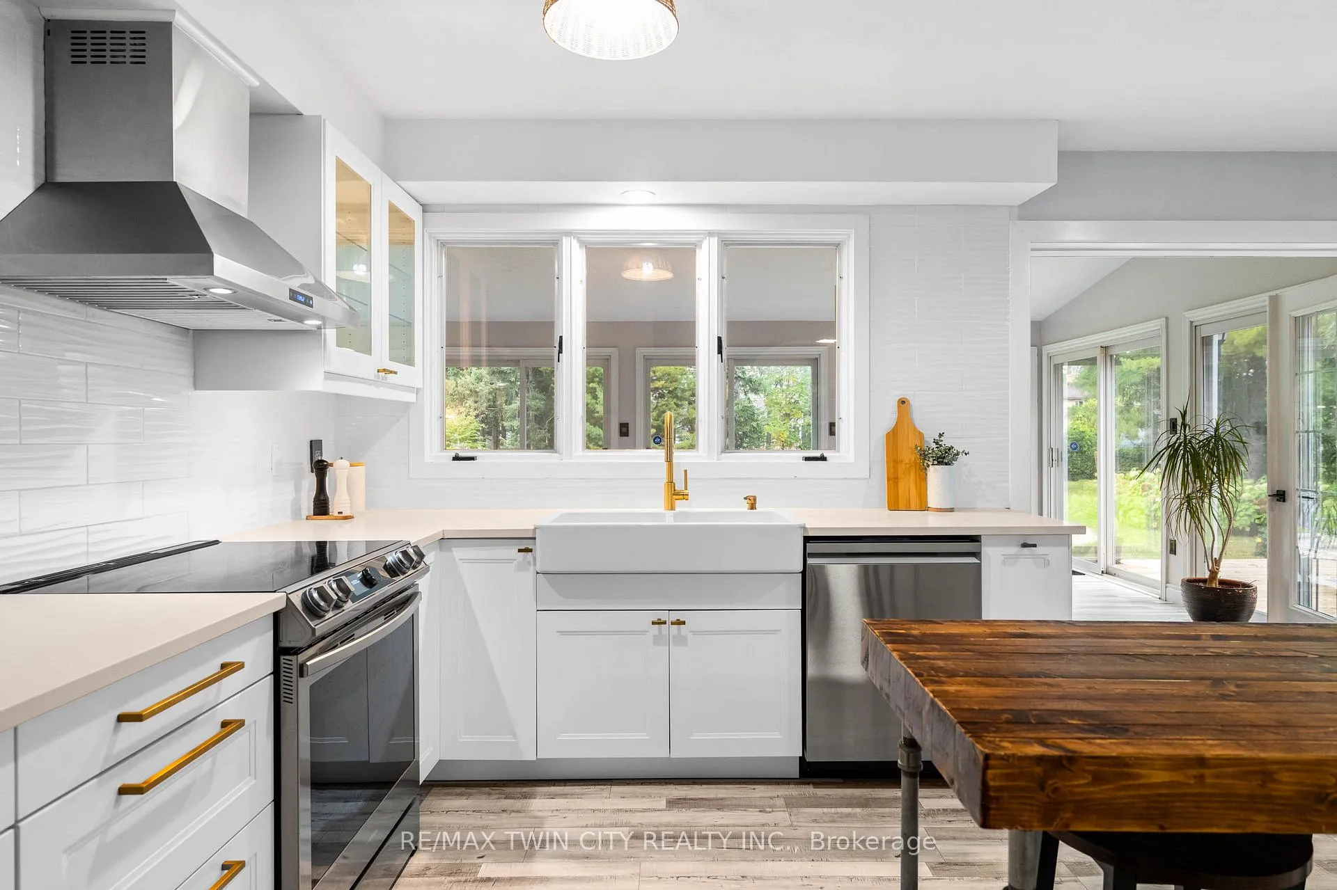 Photo 23 of 296 Edgehill Drive, Kitchener — HOMEH