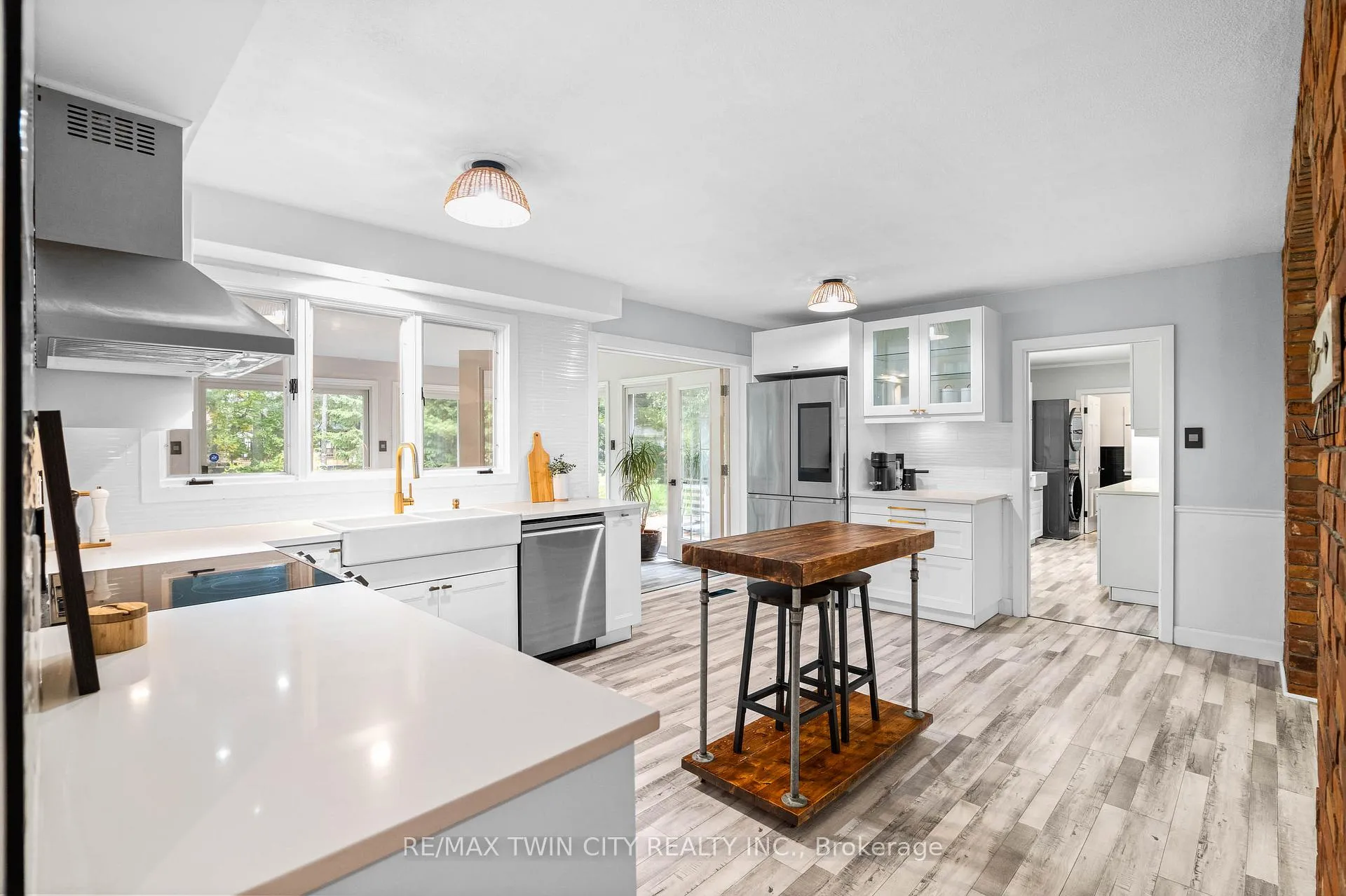 Photo 24 of 296 Edgehill Drive, Kitchener — HOMEH