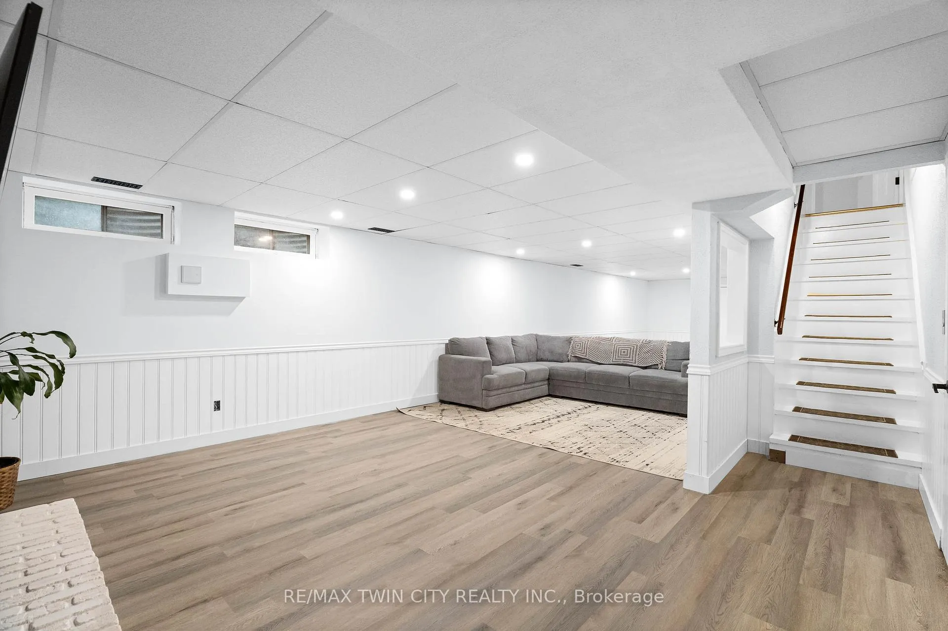 Photo 30 of 296 Edgehill Drive, Kitchener — HOMEH