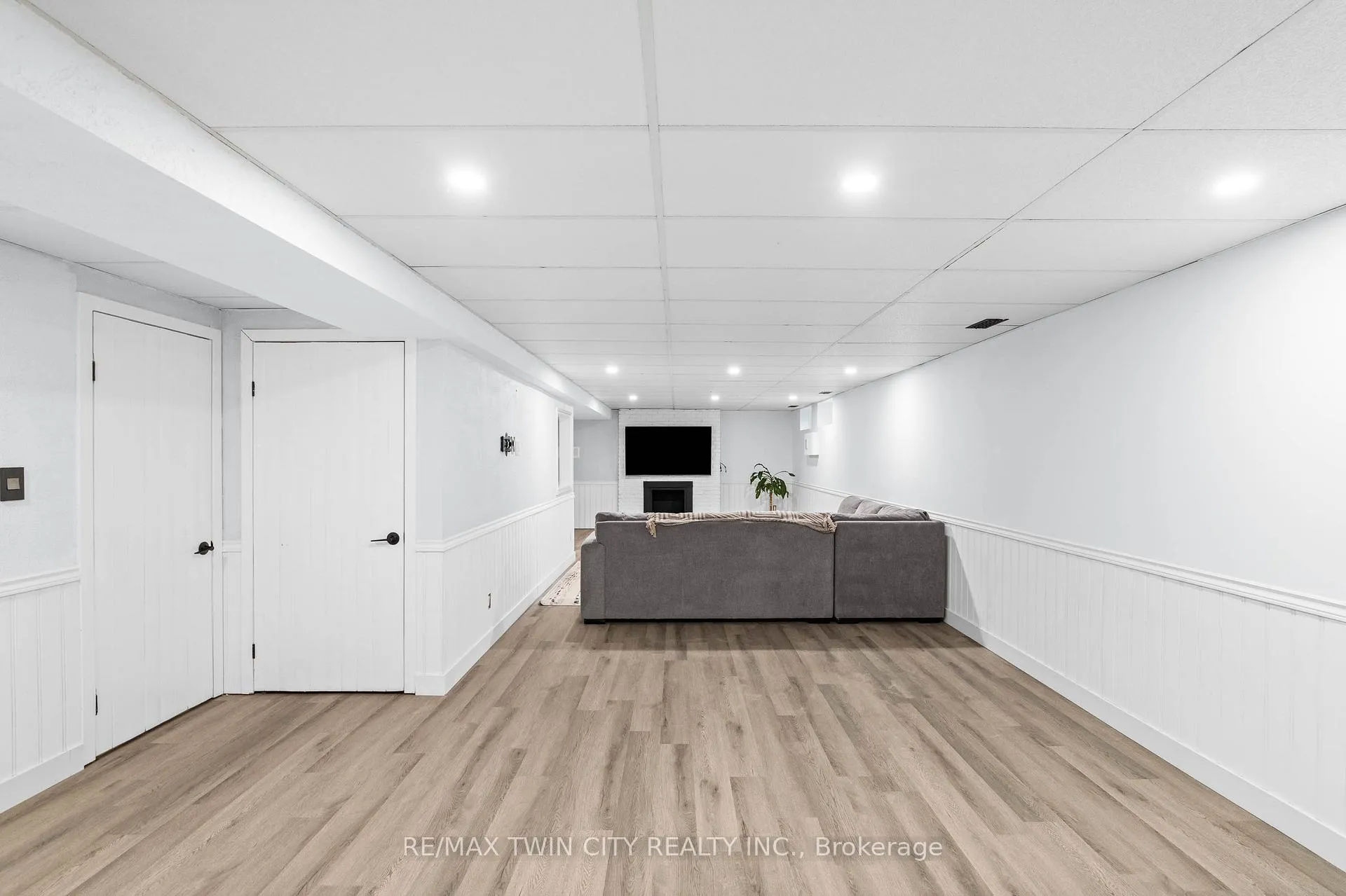 Photo 32 of 296 Edgehill Drive, Kitchener — HOMEH