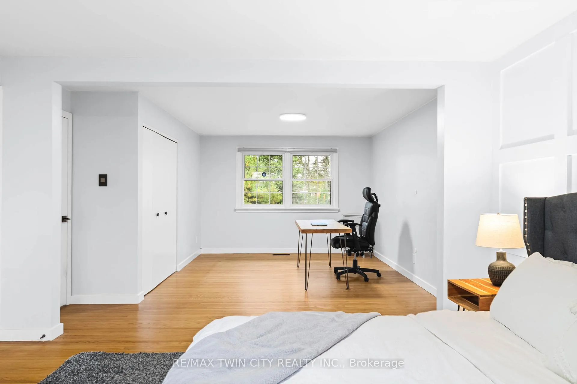 Photo 35 of 296 Edgehill Drive, Kitchener — HOMEH