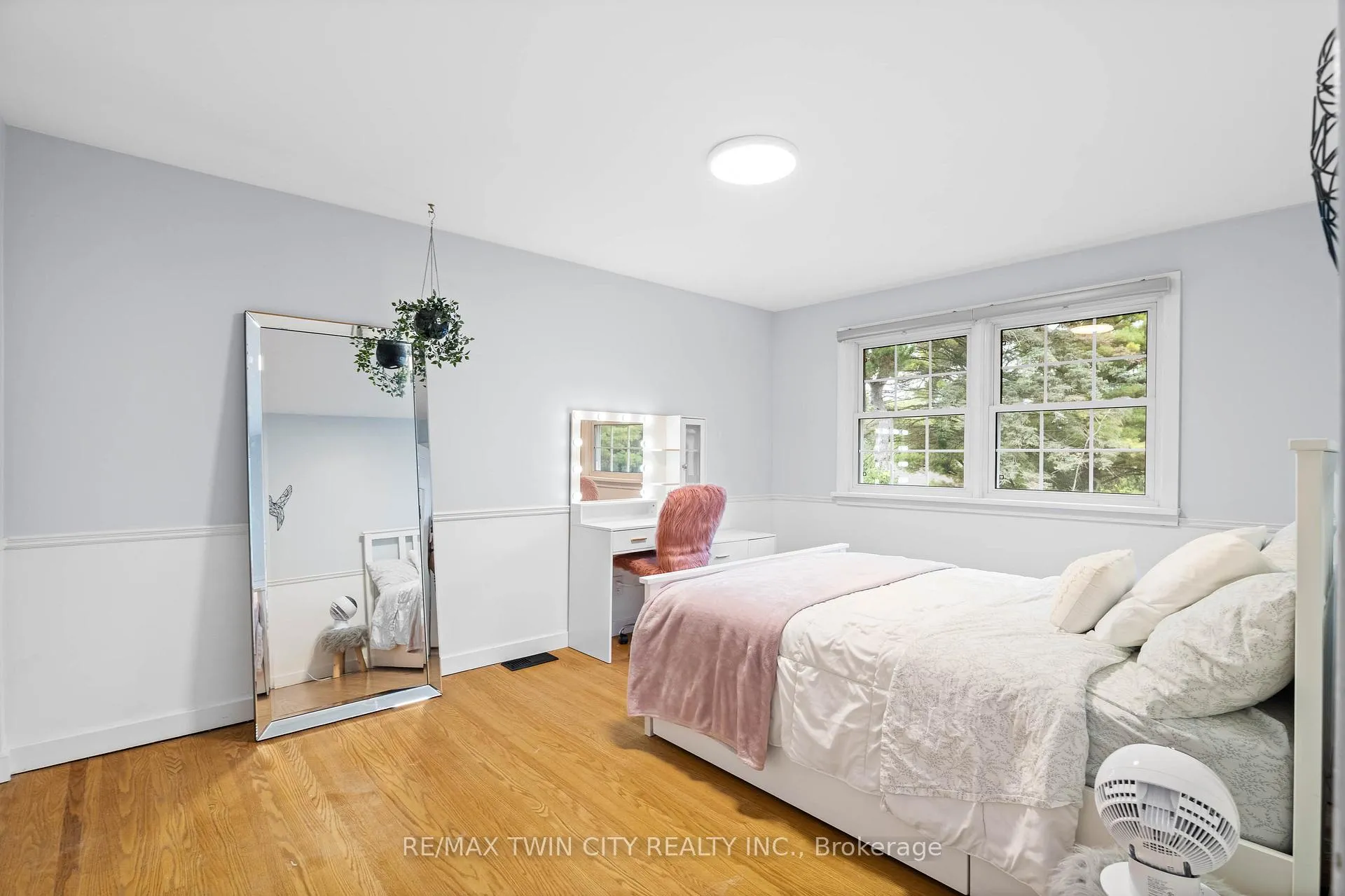 Photo 42 of 296 Edgehill Drive, Kitchener — HOMEH