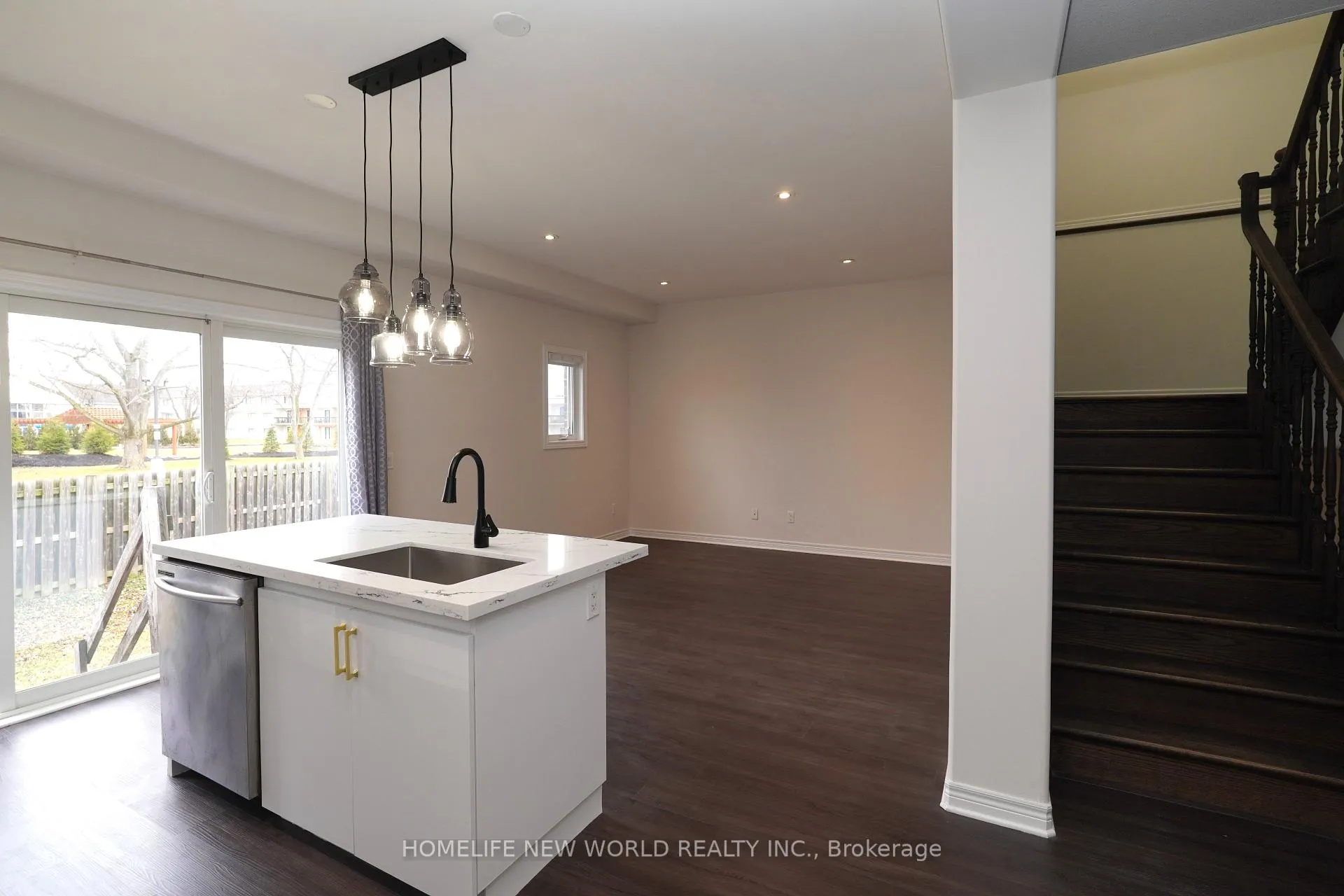 Photo 5 of 5991 Kate Avenue, Niagara Falls, Forestview — HOMEH