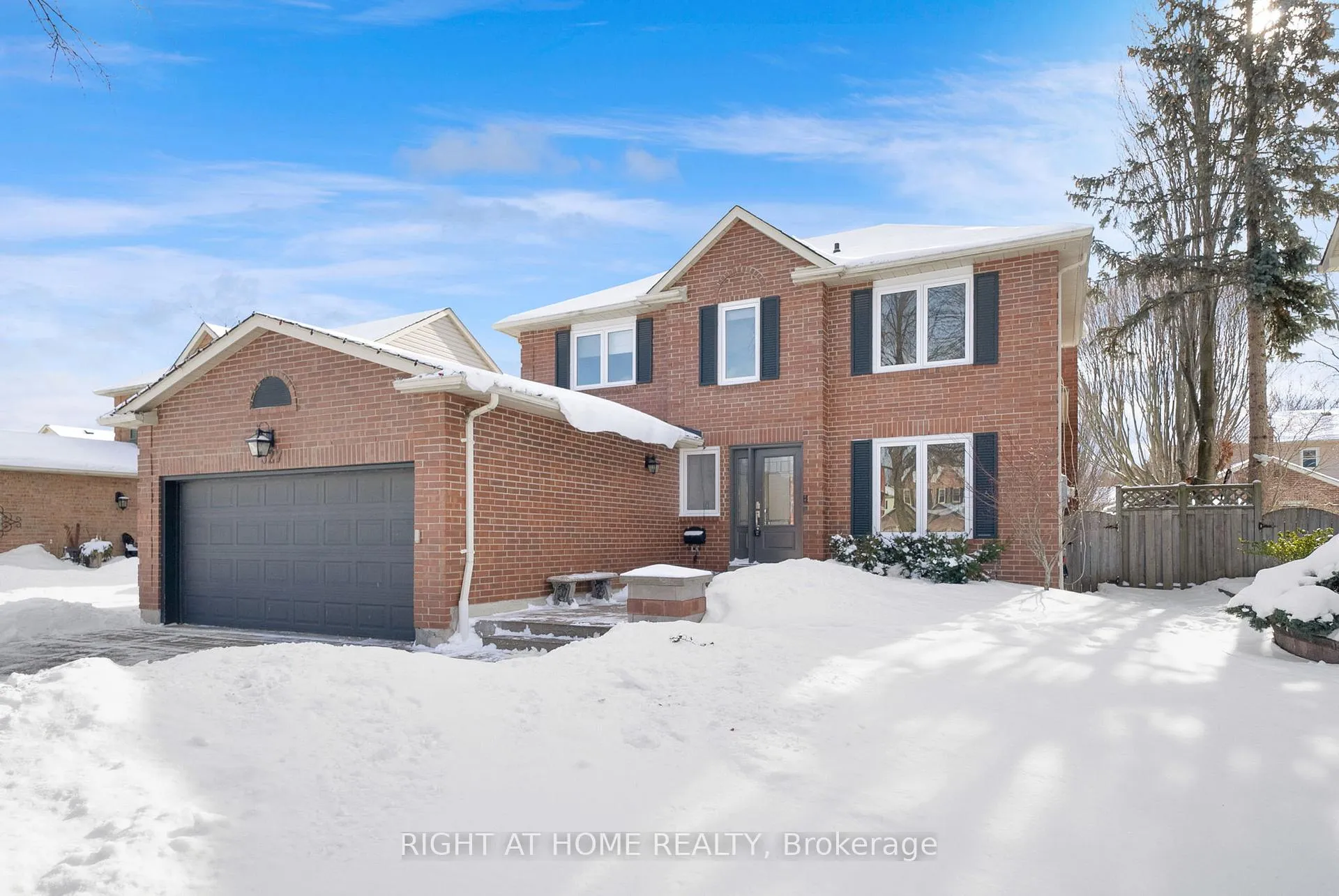 Photo 1 of 527 Beech Street E, Whitby, Pringle Creek — HOMEH