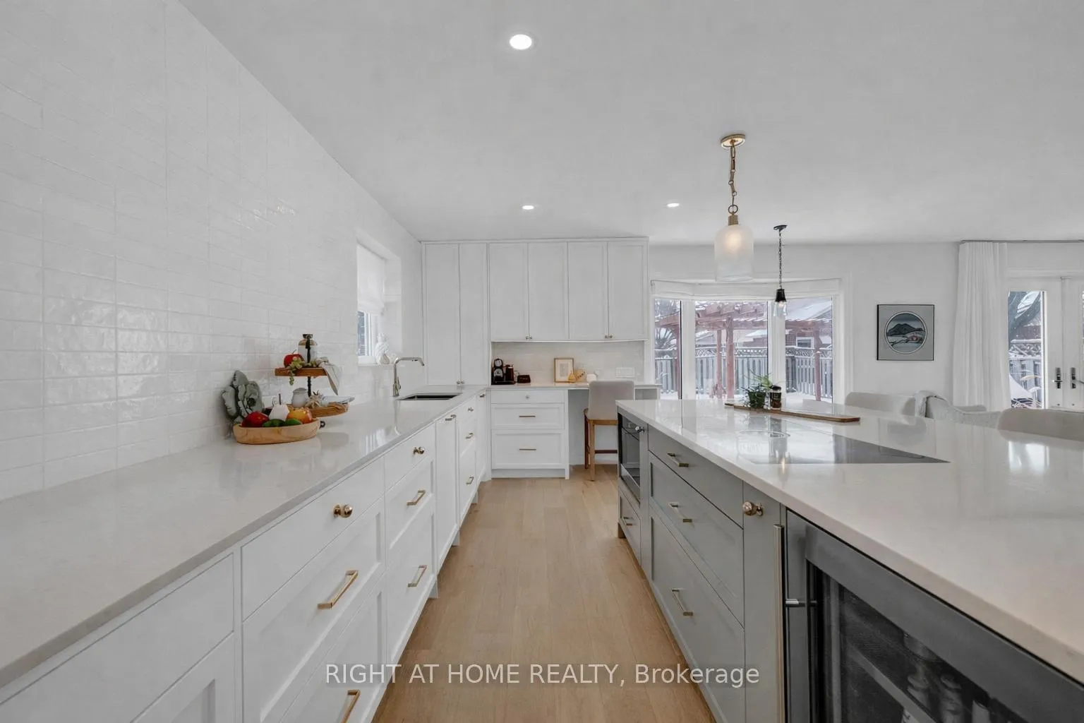 Photo 9 of 527 Beech Street E, Whitby, Pringle Creek — HOMEH