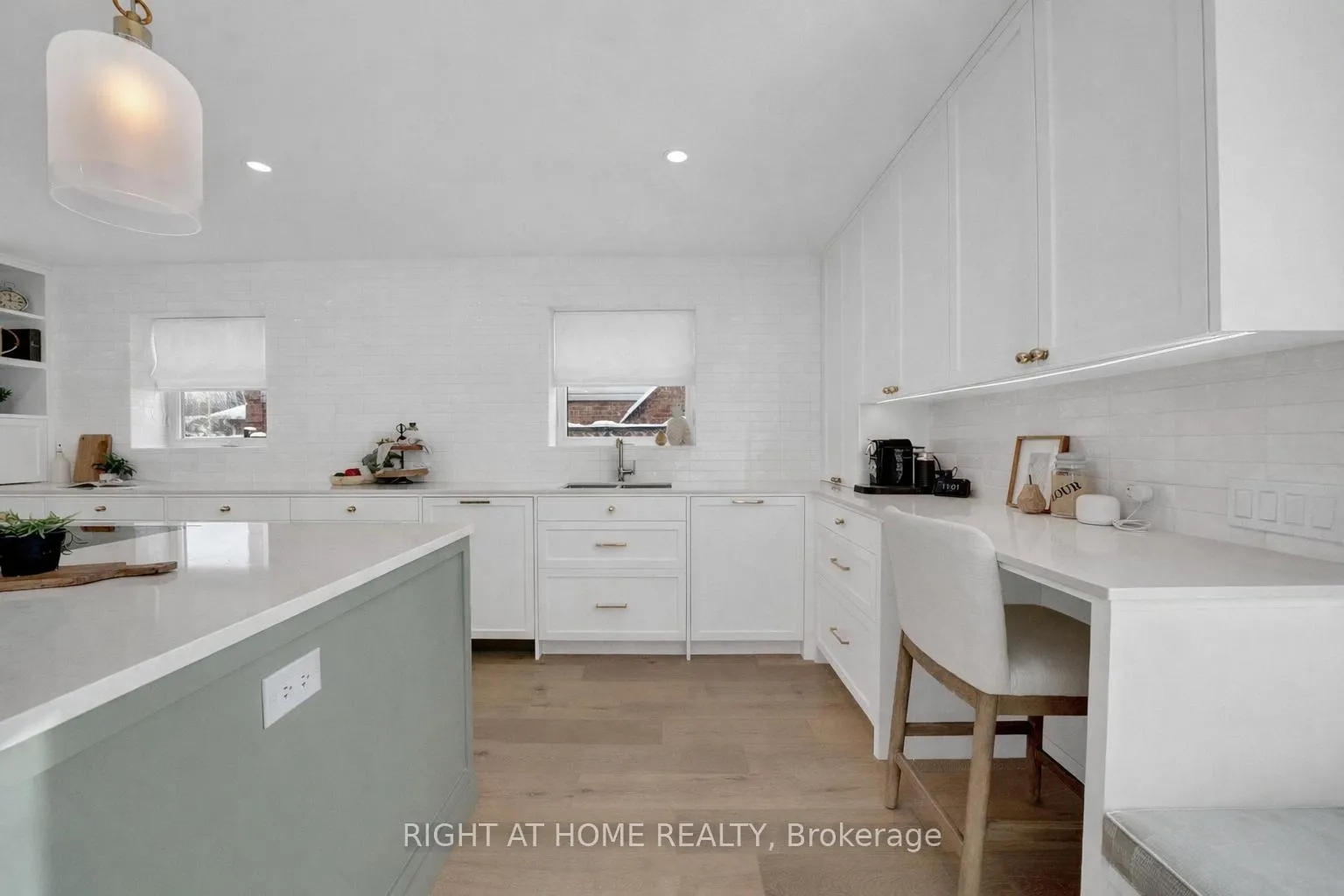 Photo 12 of 527 Beech Street E, Whitby, Pringle Creek — HOMEH