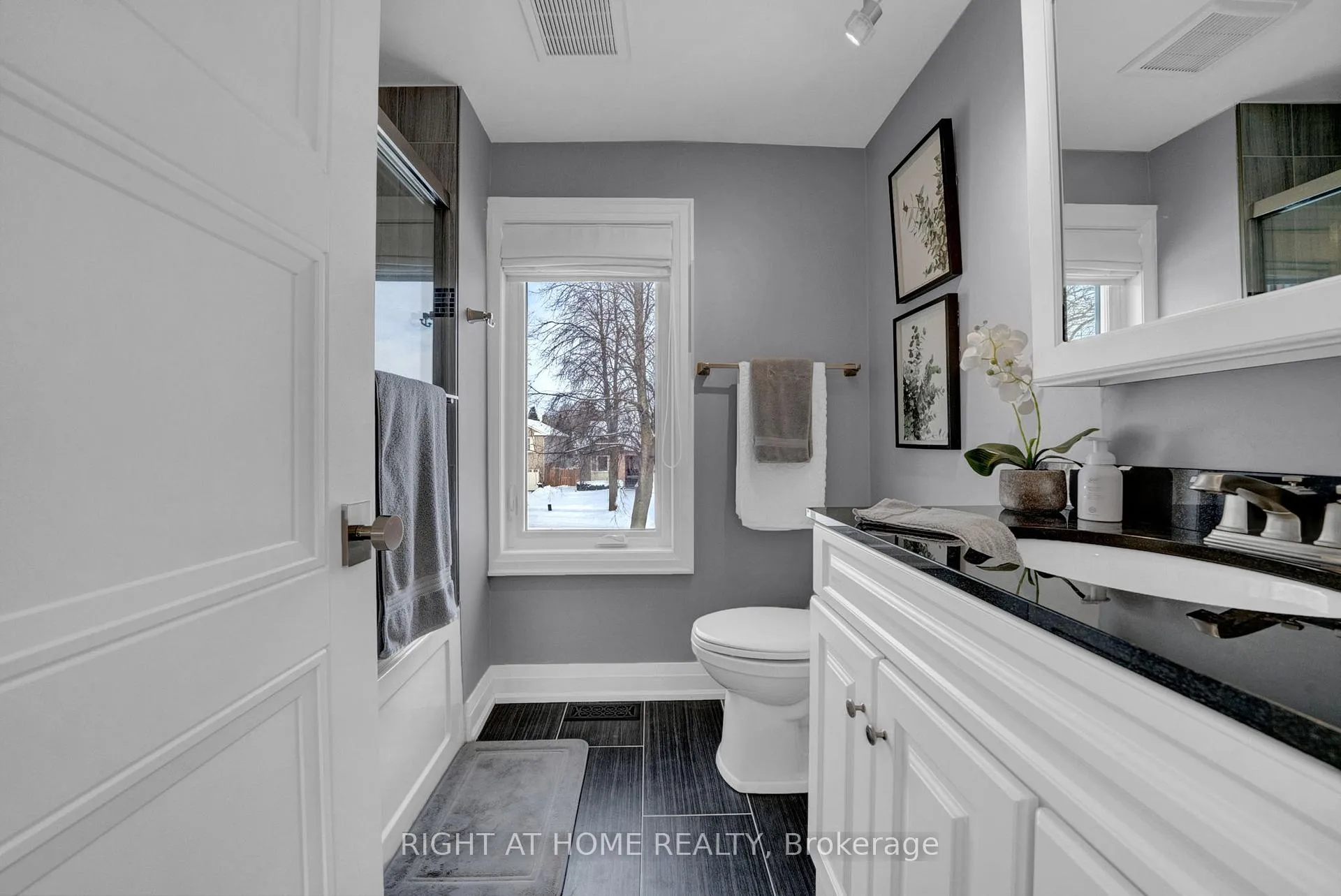 Photo 32 of 527 Beech Street E, Whitby, Pringle Creek — HOMEH