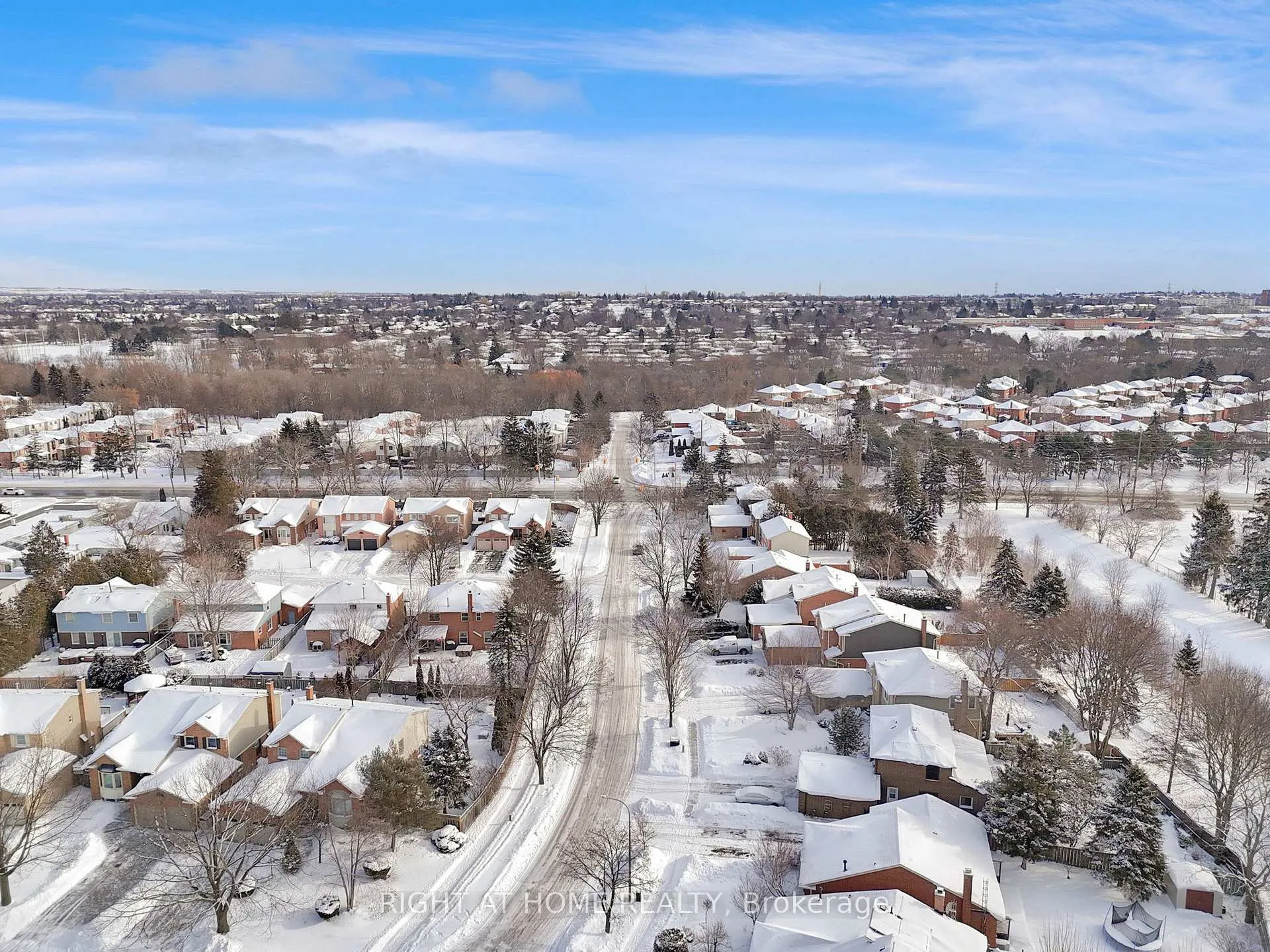 Photo 43 of 527 Beech Street E, Whitby, Pringle Creek — HOMEH