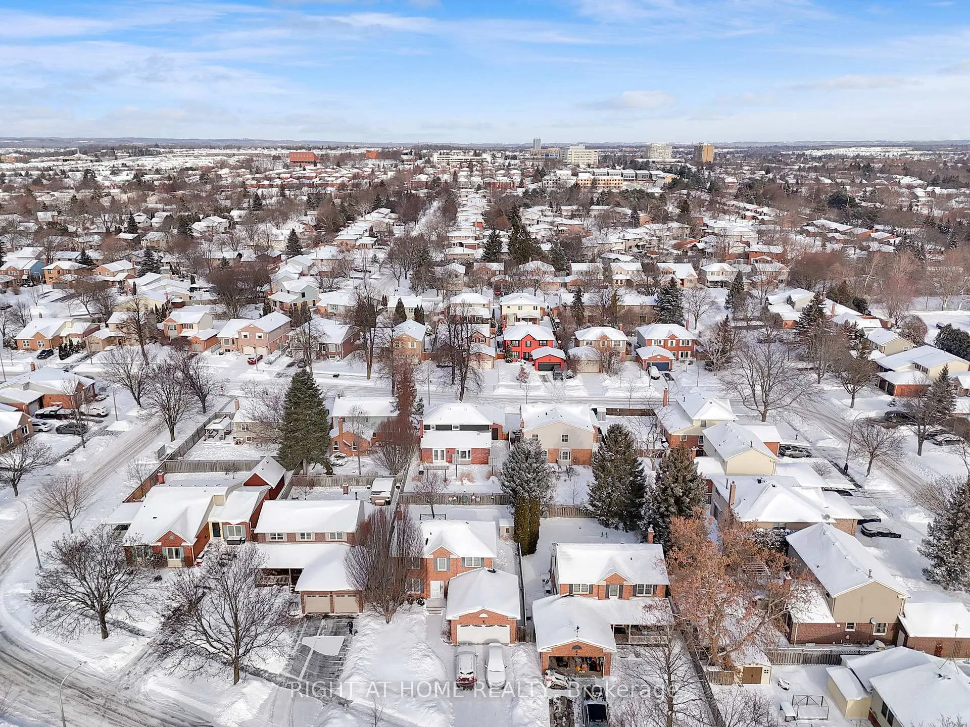 Photo 44 of 527 Beech Street E, Whitby, Pringle Creek — HOMEH