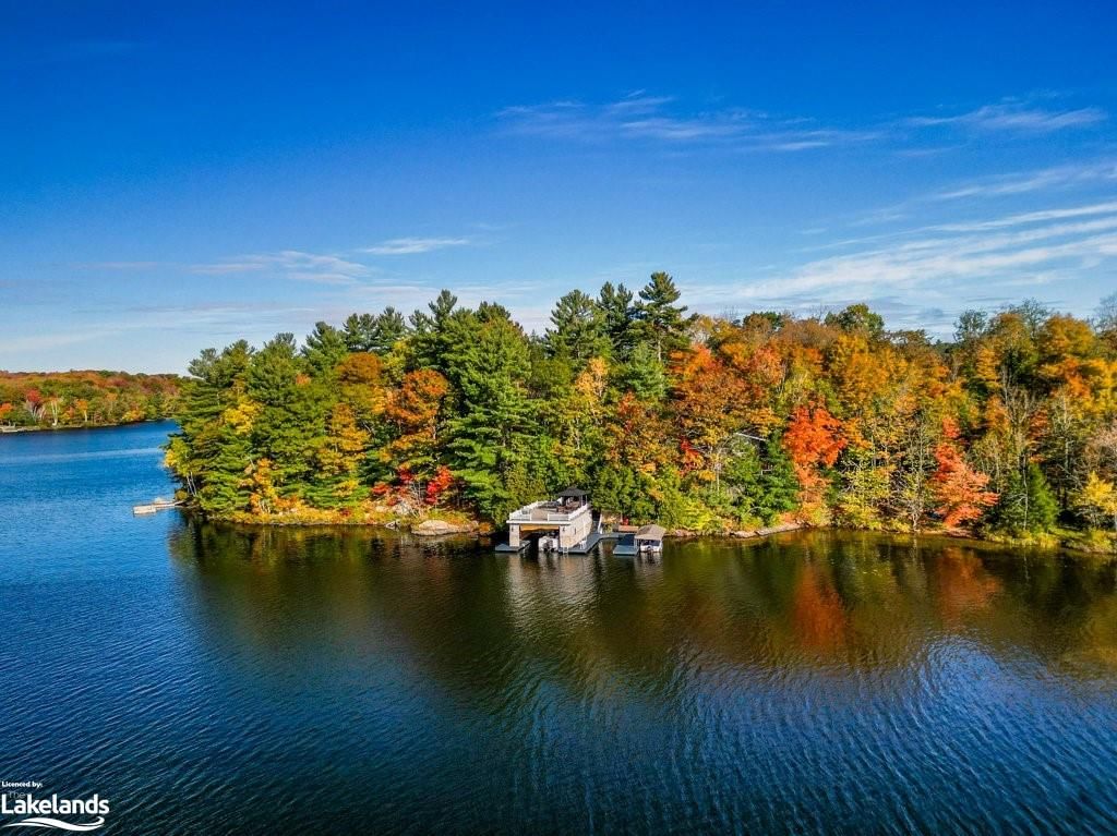 Front of 399 Horseshoe Lake