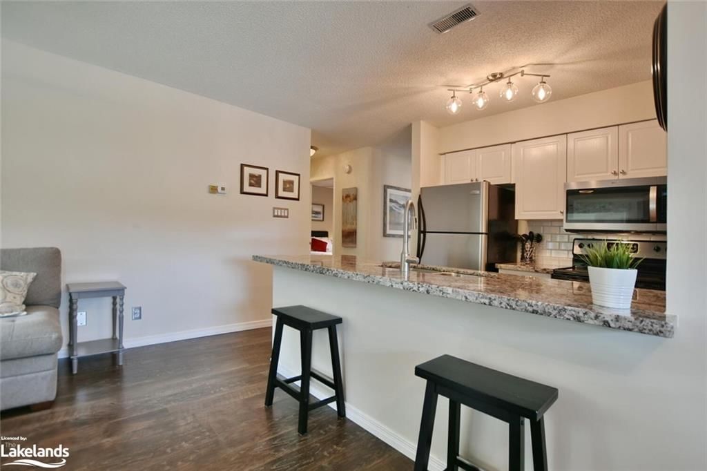 Photo 9 of 333 Mariners Way, Collingwood — HOMEH