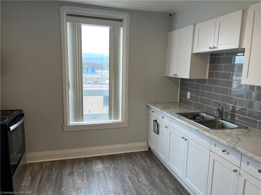 Photo 10 of Unit 4, 2 Baldwin Street, Tillsonburg — HOMEH