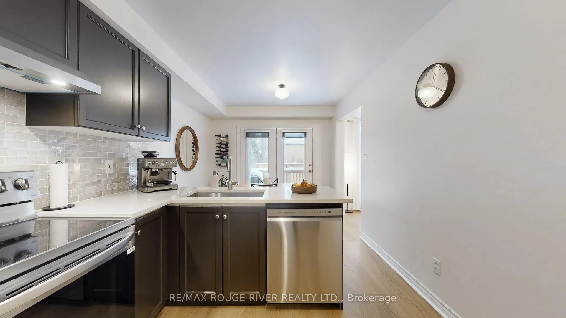 Photo 6 of 94 Richfield Square, Clarington, Courtice — HOMEH