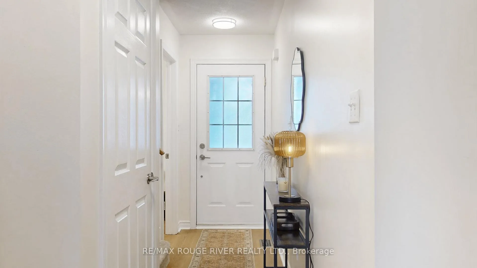 Photo 10 of 94 Richfield Square, Clarington, Courtice — HOMEH
