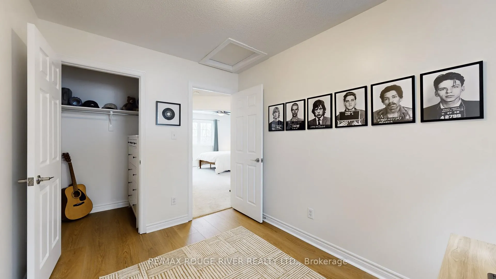 Photo 14 of 94 Richfield Square, Clarington, Courtice — HOMEH