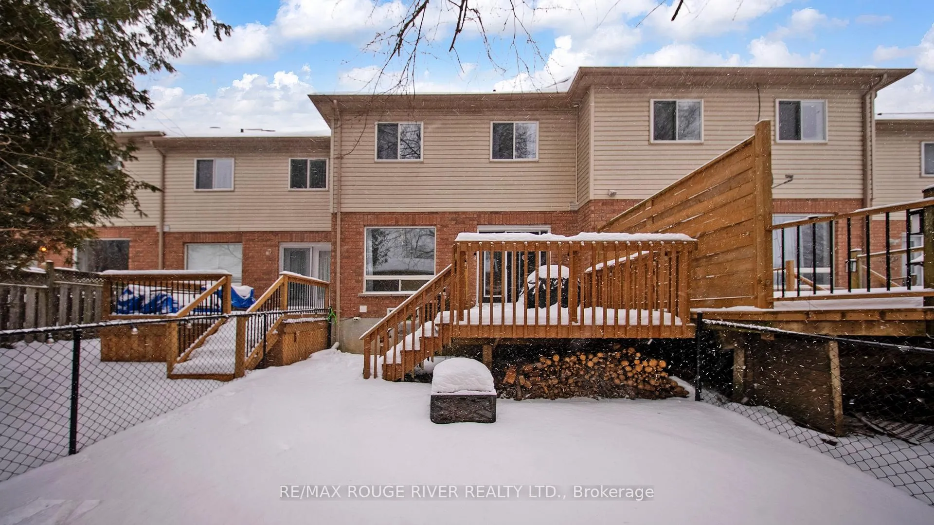 Photo 20 of 94 Richfield Square, Clarington, Courtice — HOMEH