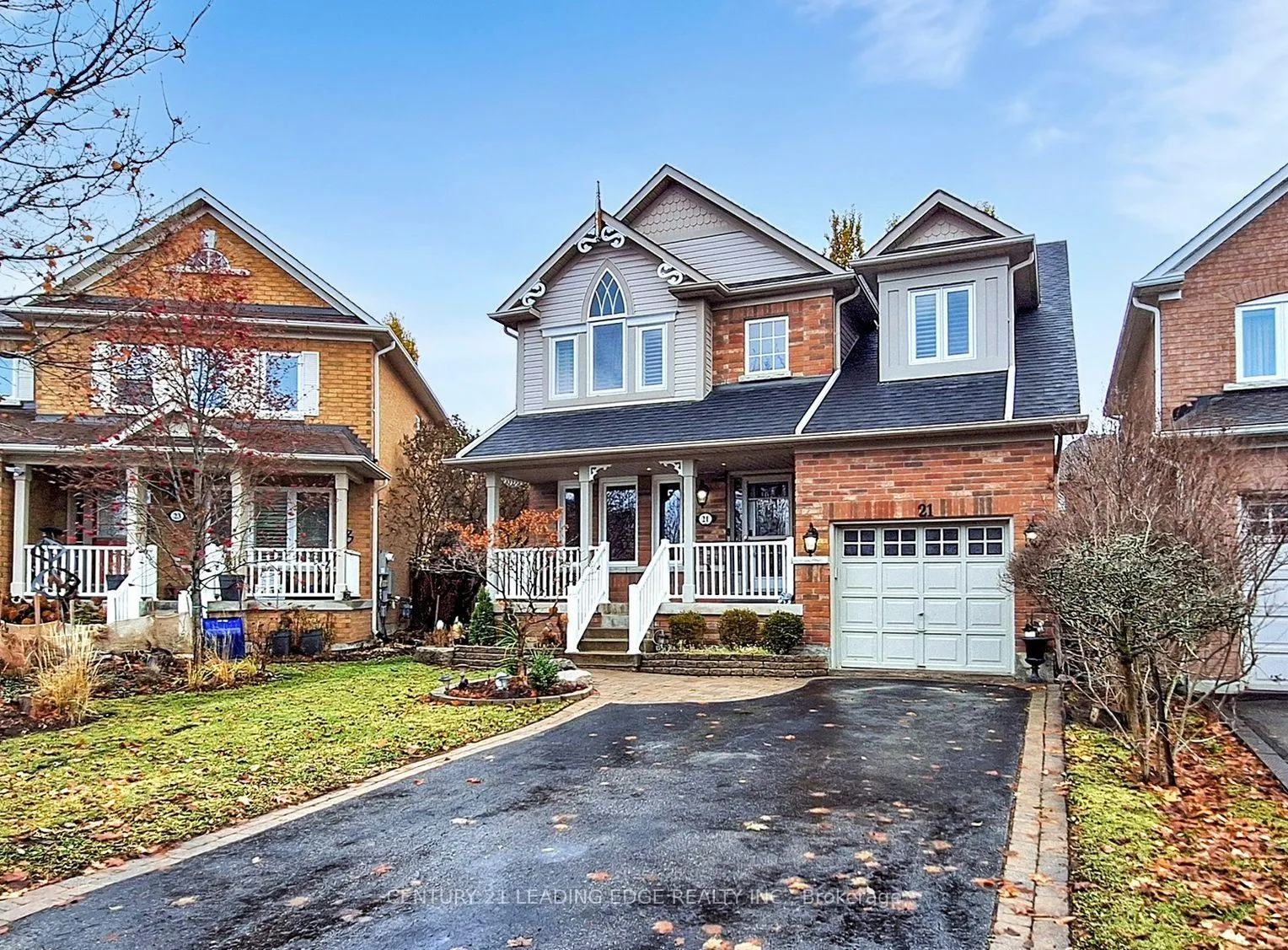 Front of 21 Watkins Glen Crescent