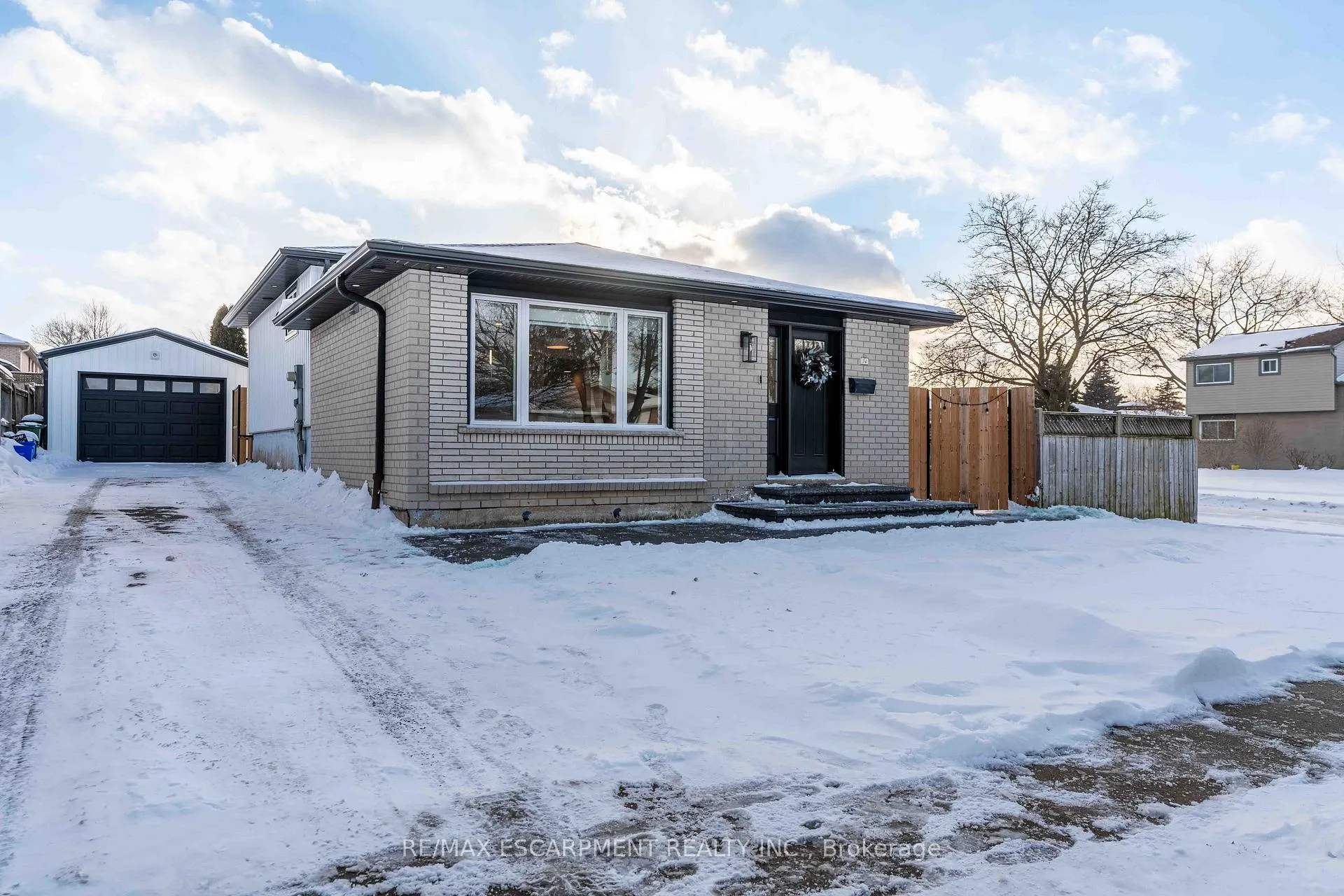 Photo 1 of 34 William Johnson Street, Hamilton, Stoney Creek Mountain — HOMEH