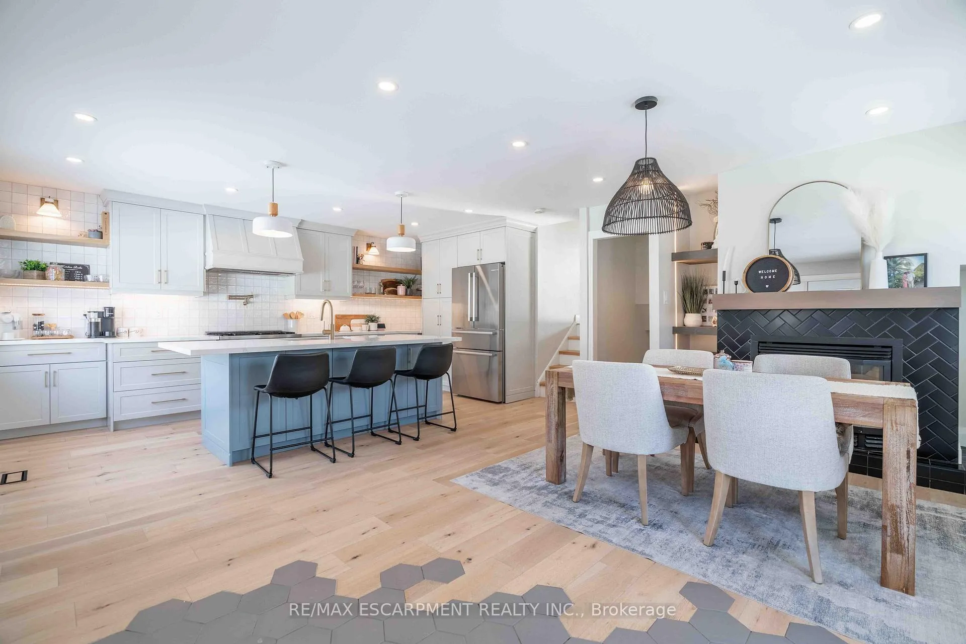 Photo 4 of 34 William Johnson Street, Hamilton, Stoney Creek Mountain — HOMEH