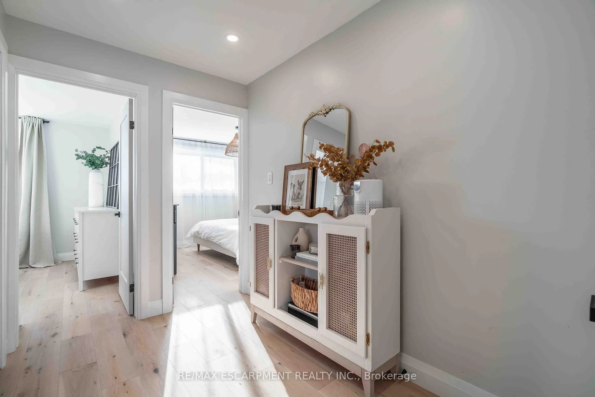 Photo 7 of 34 William Johnson Street, Hamilton, Stoney Creek Mountain — HOMEH