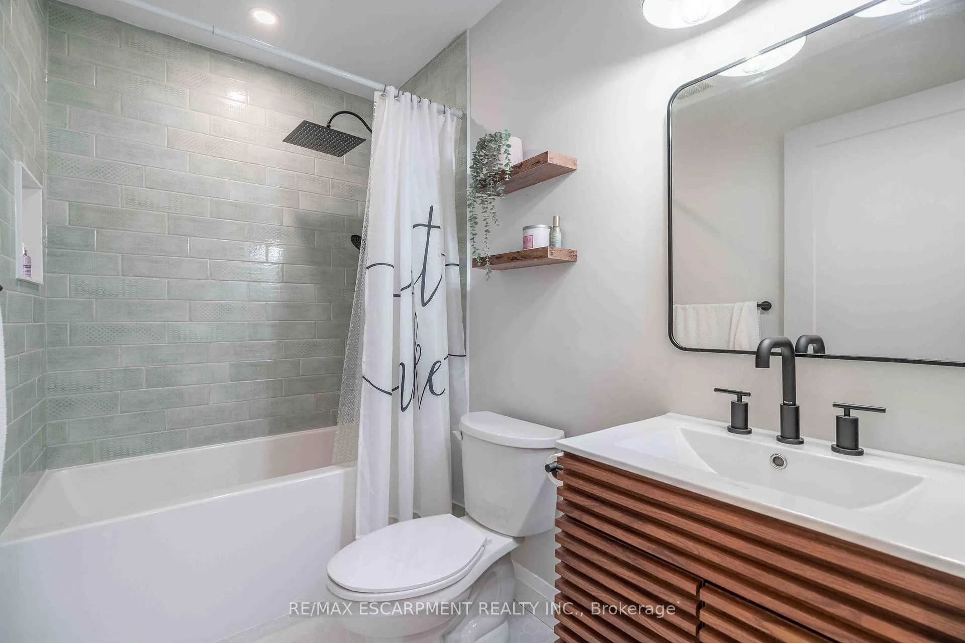 Photo 14 of 34 William Johnson Street, Hamilton, Stoney Creek Mountain — HOMEH
