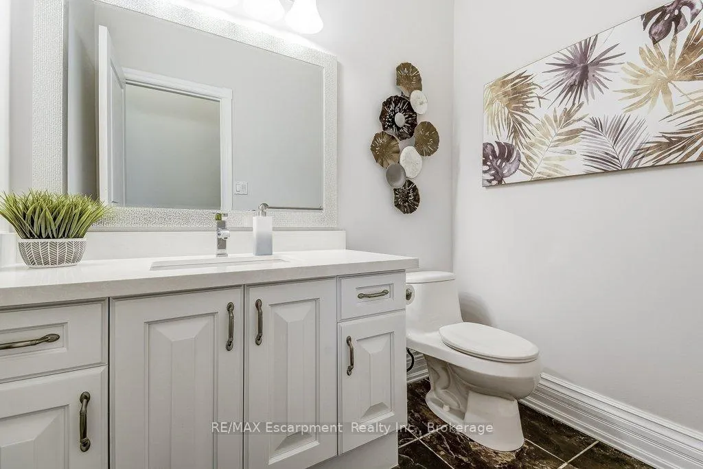 Photo 8 of 168 Diiorio Circle, Hamilton, Ancaster — HOMEH