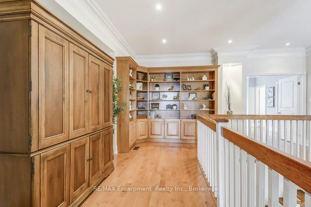 Photo 17 of 168 Diiorio Circle, Hamilton, Ancaster — HOMEH