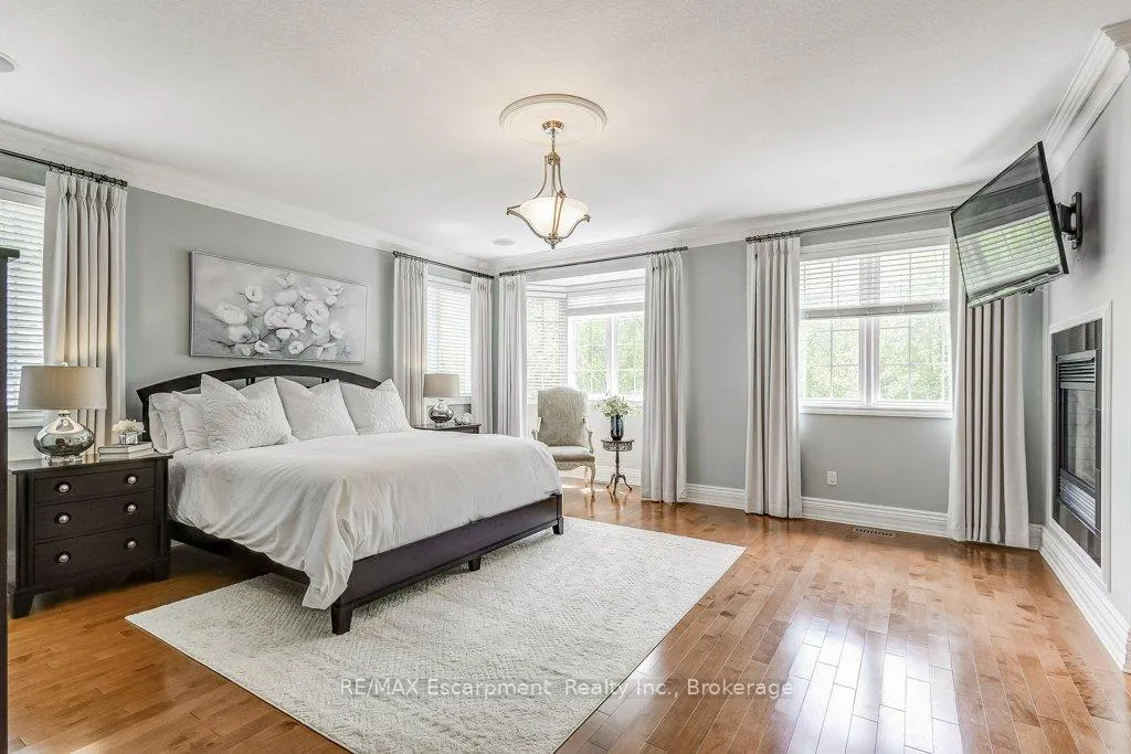 Photo 18 of 168 Diiorio Circle, Hamilton, Ancaster — HOMEH