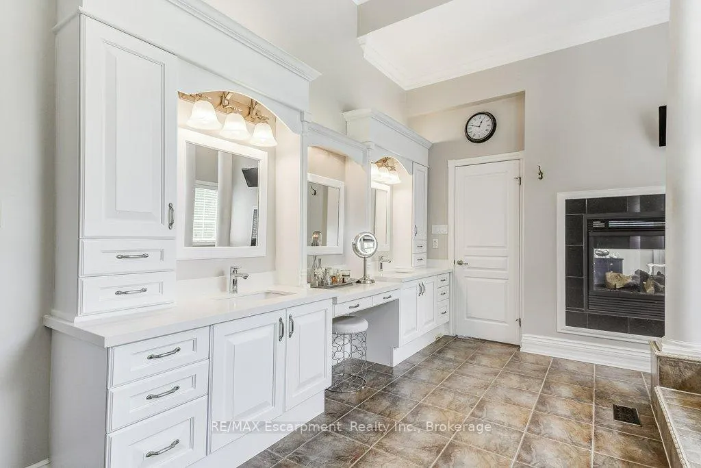 Photo 20 of 168 Diiorio Circle, Hamilton, Ancaster — HOMEH