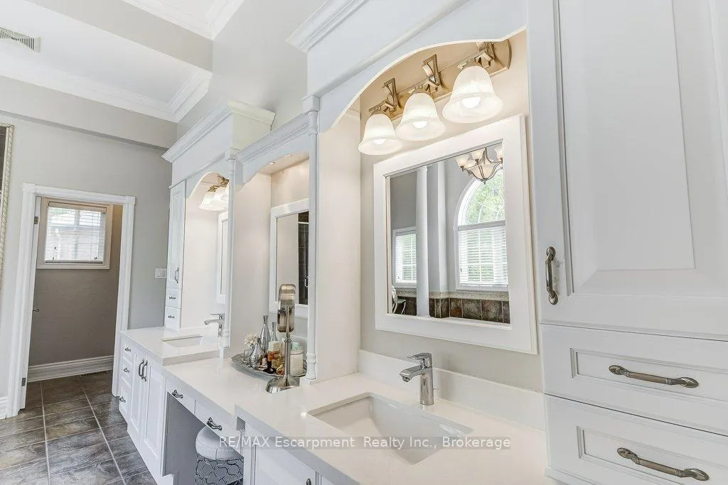 Photo 21 of 168 Diiorio Circle, Hamilton, Ancaster — HOMEH