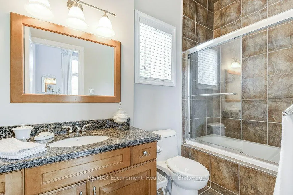 Photo 24 of 168 Diiorio Circle, Hamilton, Ancaster — HOMEH