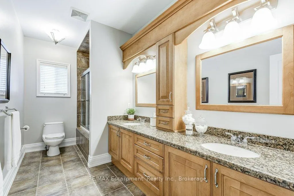 Photo 28 of 168 Diiorio Circle, Hamilton, Ancaster — HOMEH