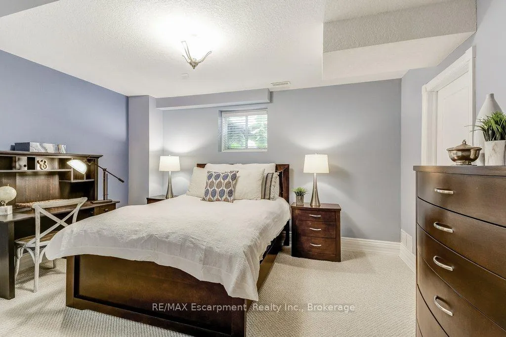 Photo 30 of 168 Diiorio Circle, Hamilton, Ancaster — HOMEH