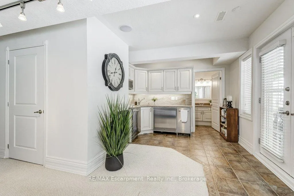 Photo 33 of 168 Diiorio Circle, Hamilton, Ancaster — HOMEH